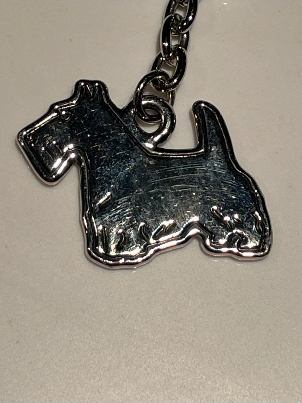 Great silver tone Scottish terrier dog keychain.  Approx 2.5” long.